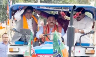 मंत्री श्याम बिहारी जायसवाल ने ट्रैक्टर से किया चुनाव प्रचार