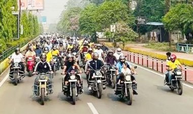 रायपुर में स्वीप के तहत विशेष बाइक रैली का आयोजन