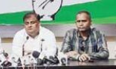 संविधान बदलने अटल ने बनाई थी कमेटी - यादव