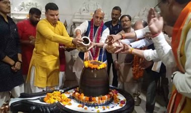 राजनाथ ने लखनऊ में नामांकन से पहले की हनुमान सेतु मंदिर में पूजा, इधर- अमेठी में जुलूस निकालने की तैयारी