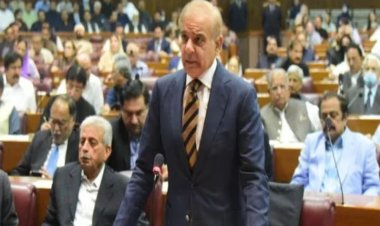 पाकिस्तानी संसद में विपक्ष के एक सांसद ने भारत की तारीफ करते हुए अपने ही देश की बुरी गत का जिक्र किया