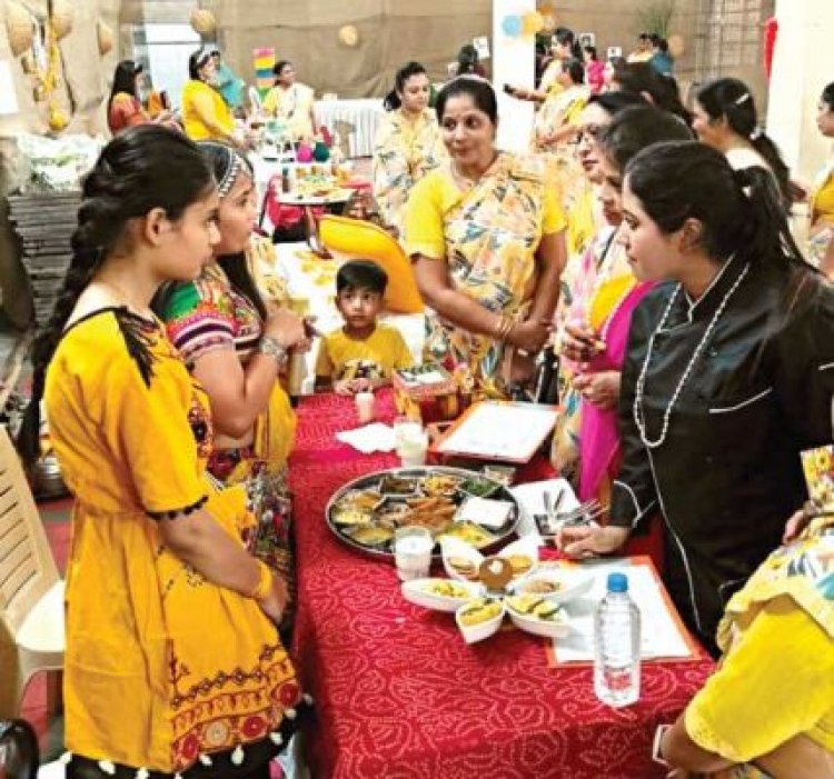 कुकिंग प्रतिस्पर्धा में महिलाओं ने बनाए पारंपरिक लाजवाब व्यंजन