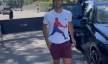 आयोजन स्थल पर सिर पर पानी की बोतल गिरने के एक दिन बाद जोकोविच ने इटालियन ओपन में हेलमेट पहना