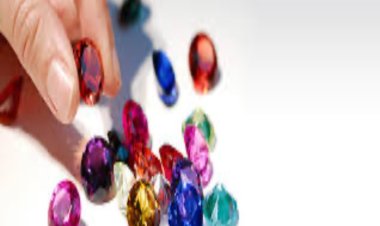 जीवन में सुख-समृद्धि के लिए सही नक्षत्र में करें रत्नों का चयन