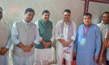 मुख्यमंत्री साय ने केन्द्रीय मंत्री श्री नितिन गडकरी से सौजन्य मुलाकात की