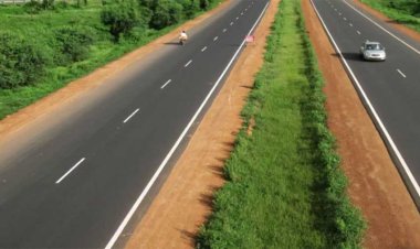 इस्पात नगरी में सड़क सुरक्षा को लेकर रोड डिवाइडर का कार्य पूर्ण