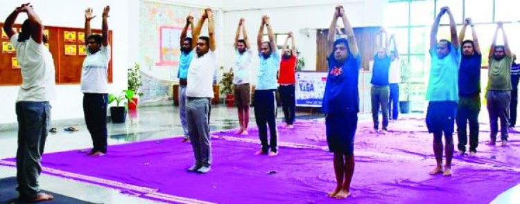 ट्रिपल आईटी में स्वयं और समाज के लिए योग भावना