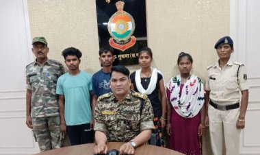 2 महिला नक्सली समेत 4 नक्सलियों का आत्मसमर्पण