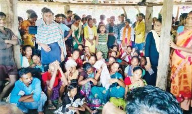 कांग्रेस की जांच समिति नडपल्ली से लौटी, बस्तर विधायक बोले आईईडी ब्लास्ट में मां ने खोये दोनों पैर और पुलिस ने बेटे को नक्सली बता उठा लिया