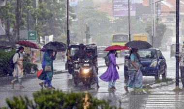 केरल में जोरदार भारी बारिश में खेत लबालब, कई जगह लैंडस्लाइड, 300 घर तबाह, IMD ने आज भी किया अलर्ट
