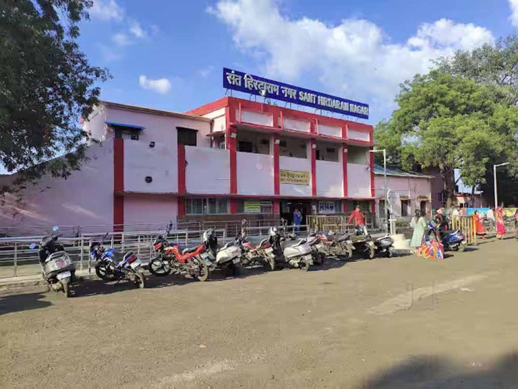 संत हिरदाराम नगर रेलवे स्टेशन पर इस साल के अंत तक नया फुट ओवर ब्रिज तैयार हो जाएगा