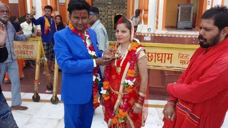 शादी के बाद कारपेंटर ने पत्नी को पढ़ाया, लेखपाल बनते ही पति को छोड़ गई झांसी की रिचा