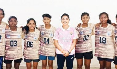 नेशनल जूनियर गल्र्स फुटबॉल चैंपियनशिप के लिए छत्तीसगढ़ टीम आंध्र रवाना