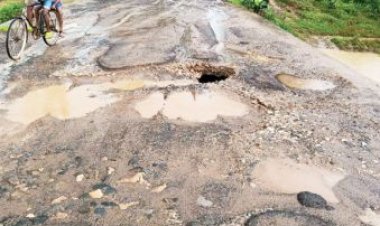 भारी बारिश के कारण पुलिया क्षतिग्रस्त