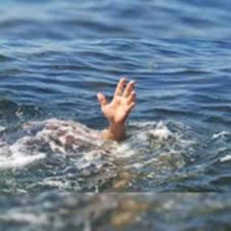 मालथौन स्थित कुंड में मुंह बोले मामा के साथ घूमने गया छात्र सेल्फी लेते समय पानी में गिर गया, हुई मौत