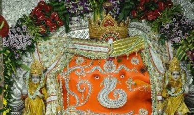 गणेश चतुर्थी पर खजराना मंदिर में जुटे भक्त:कलेक्टर, निगम कमिश्नर ने की पूजा-अर्चना; शहर में गणेशोत्सव की 10 दिनी धूम शुरू