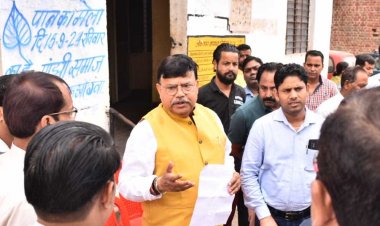 ऊर्जा मंत्री तोमर ने उपनगर ग्वालियर में भ्रमण कर सफाई व्यवस्था का लिया जायजा