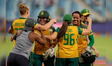 महिला टी-20 विश्व कप: फ़ाइनल में पहुंची न्यूज़ीलैंड, दक्षिणा अफ़्रीका के साथ होगा ख़िताबी मुक़ाबला