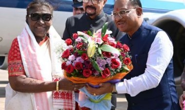 राष्ट्रपति मुर्मू पहुंचीं रायपुर, राज्यपाल-मुख्यमंत्री ने किया स्वागत