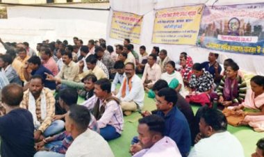 प्लेसमेंट कर्मचारियों की बेमुद्दत हड़ताल, सेवाएं प्रभावित