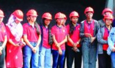 व्यावहारिक औद्योगिक ज्ञान पाने मैक ने किया भ्रमण