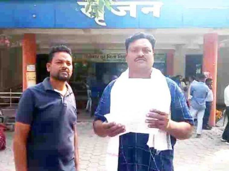 शराब के नशे में स्कूल पहुंचते हैं शिक्षक हटाने की मांग, सौंपा ज्ञापन