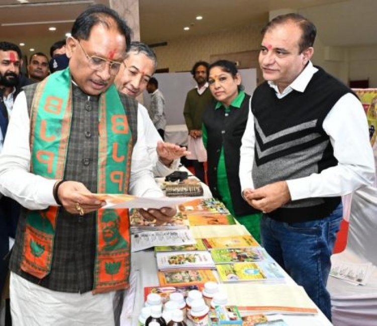 मुख्यमंत्री श्री विष्णु देव साय द्वारा गौशालाओं को प्रति मवेशी दी जाने वाली अनुदान की राशि 25 रुपए से बढ़ा कर 35 रुपए करने की घोषणा, गौ-माता के संरक्षण एवं संवर्धन के लिए जनजागरूकता अभियान चलाया जाएगा, गौ-धाम के नाम से जाने जाएंगे प्रदेश में बनने वाले गौ -अभ्यारण्य, बेमेतरा के झालम में 50 एकड़ में और कवर्धा में 120 एकड़ में बन रहा है गौ -धाम