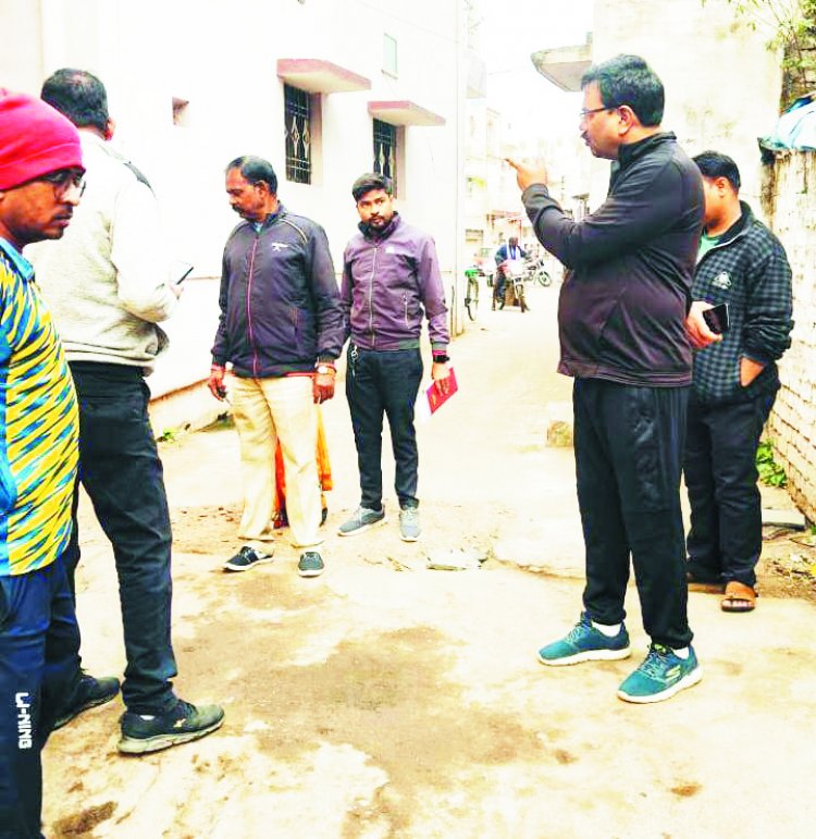 कचरा पाए जाने पर आयुक्त ने जताई नाराजगी