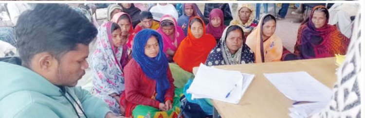 राज्य सरकार के एक साल पूरे, लोगों ने सुना सीएम का संदेश प्रसारण