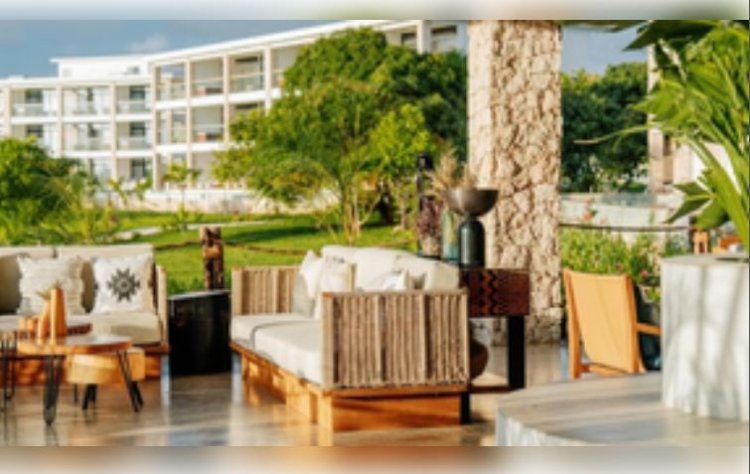 मामूली बात पर दो पड़ोसियों में झगड़ा, फायर किया:घटना में एक महिला और पुरुष गंभीर रूप से घायल, कार के अंदर झांकने को लेकर हुआ विवाद