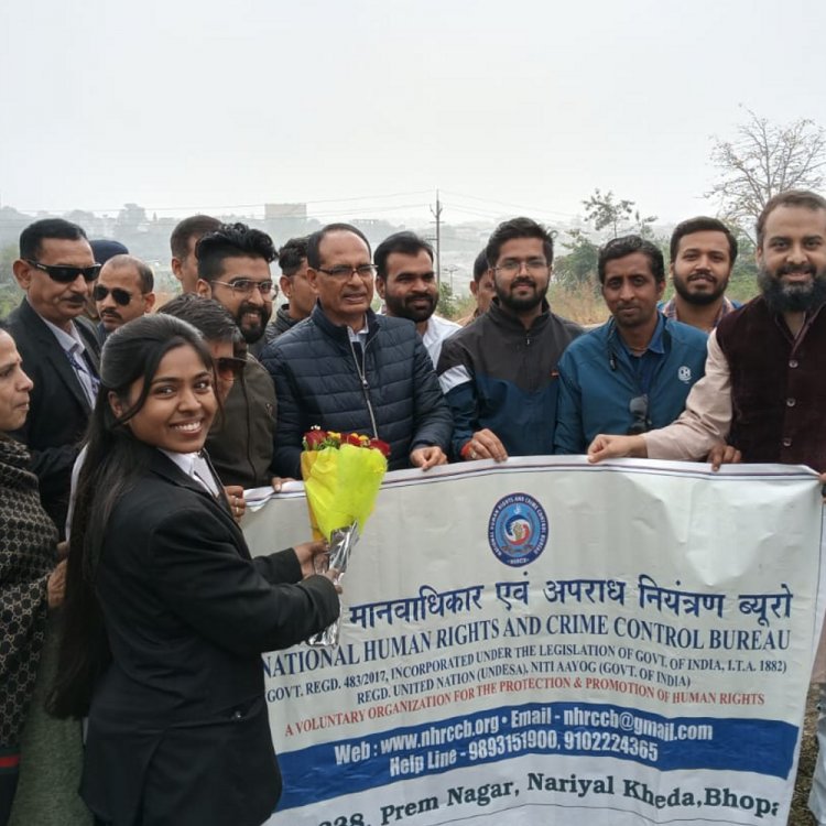 NHRCCB भोपाल कार्यकारिणी ने केन्द्रीय मंत्री के साथ किया पौधरोपण:तल्हा बिन आरिफ और मनोज सोलंकी के मार्गदर्शन में विभिन्न सामाजिक संगठन शामिल