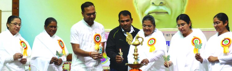 प्रशासन में उत्कृष्टता आध्यात्मिकता समावेश से आती है-विधात्री दीदी