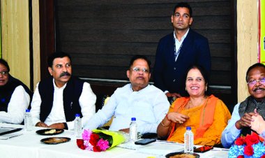 शिक्षक संघ का कर्तव्य बोध कार्यक्रम बैरसिया में संपन्न:छात्रों में राष्ट्रीय चेतना जगाएं, स्वामी विवेकानंद और नेताजी से प्रेरणा लें: निखिलेश माहेश्वरी