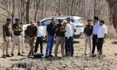 बुरहानपुर कलेक्टर ने नेपानगर और नावरा जंगल का दौरा किया:अतिक्रमण की स्थिति का लिया जायजा, कलेक्टर ने संयुक्त बैठक के निर्देश दिए