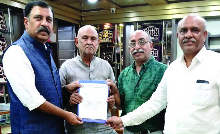 दुर्ग, महासमुंद, दंतेवाड़ा एवं जांजगीर-चांपा में भी मतदान केन्द्र बनाने निर्वाचन अधिकारी को ज्ञापन