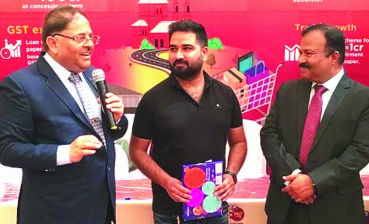 अनुकूलित ऋण समाधान, प्रतिस्पर्धी ब्याज दरें, डिजिटल बैंकिंग और व्यापार वृद्धि में तेजी लाभ