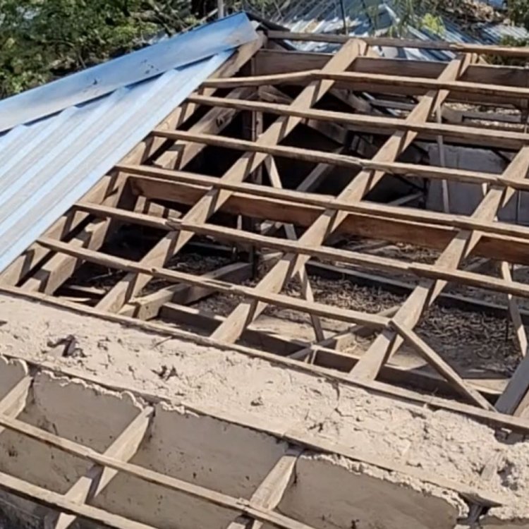 बैतूल जिला अस्पताल की छत से 170 टीन गायब:ठेकेदार ने एसपी से की शिकायत, सीसीटीवी होने के बावजूद हुई चोरी