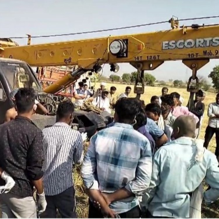 19 दिन से लापता किसान का शव कुएं में मिला:क्रेन से बाहर निकाला; नया ट्रैक्टर खरीदकर लाया और उसी दिन लापता हुआ