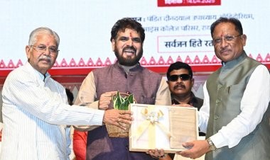 रायपुर : लोकल फॉर वोकल एवं स्वावलंबी भारत के निर्माण में छत्तीसगढ़ खादी तथा ग्रामोद्योग बोर्ड की महत्वपूर्ण भूमिका – मुख्यमंत्री विष्णुदेव साय