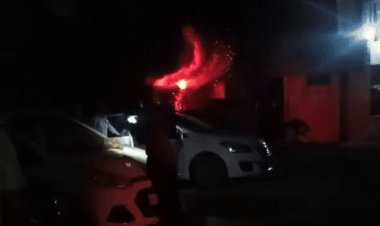 भोपाल में बाइक शोरूम के वर्कशॉप में आग:4 दमकल-टैंकरों से एक घंटे में पाया काबू; अंदर रखा सामान जलकर राख