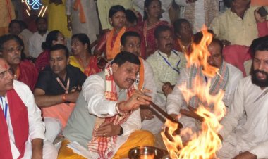 मुख्यमंत्री ने मंदसौर में सोमयज्ञ में दी आहूति:सामाजिक संगठन और भाजपा कार्यकर्ताओं ने किया स्वागत