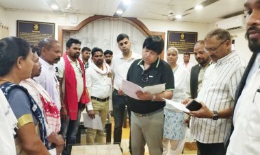 दर्जनभर पंचायत के प्रतिनिधियों ने एनएमडीसी सीएमडी को सौंपा ज्ञापन