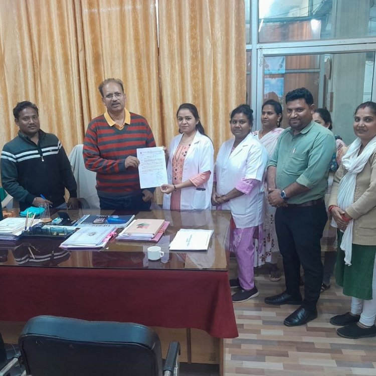 हरदा में स्वास्थ्यकर्मियों का आंदोलन:7 अप्रेल को काली पट्टी विरोध, 22 से करेंगे हड़ताल; नियमितीकरण समेत 8 मांगें रखीं