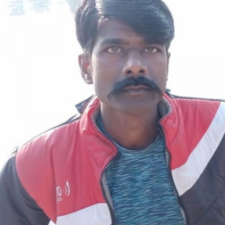 बिजली लाइन की चपेट में आने से कर्मचारी गंभीर:चिचोली में रामनवमी का तोरण लगाते समय हादसा; चेहरा, गला और हाथ झुलसे