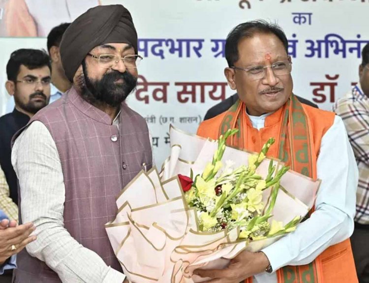 मुख्यमंत्री साय क्रेडा के नवनियुक्त अध्यक्ष भूपेंद्र सवन्नी के पदभार ग्रहण समारोह में हुए शामिल