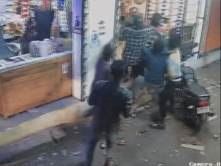 शराब दुकान पर युवकों ने सेल्समैन को पीटा, VIDEO:रायसेन में महिलाओं ने की तोड़फोड़; एक लाख का सामान और नकदी लेकर भागी