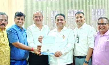 चेम्बर के राजनांदगांव जिला इकाई अध्यक्ष मनोनित बैद को थौरानी ने दी शुभकामनाएं