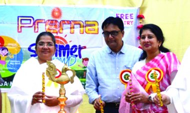 दमोह में अनियंत्रित ट्रक दुकान में घुसा:चाय की दुकान पर खड़े दो मजदूरों की मौत, एक जबलपुर रेफर