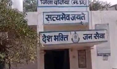 दतिया में दहेज के लिए पत्नी को पीटा:बाइक और एक लाख रुपए मांगे, पति समेत 6 पर केस दर्ज