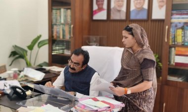 खंडवा-मूंदी रोड हुआ जर्जर, निर्माण को दें मंजूरी:विधायक ने पीडब्ल्यूडी मंत्री से कहा; एमपीआरडीसी के मुख्य अभियंता से मिलीं